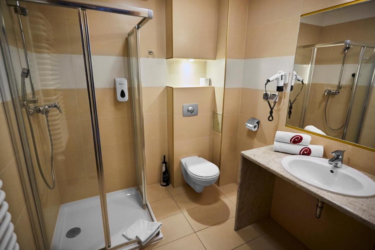 Centrum Okopowa 55 Варшава Екстериор снимка